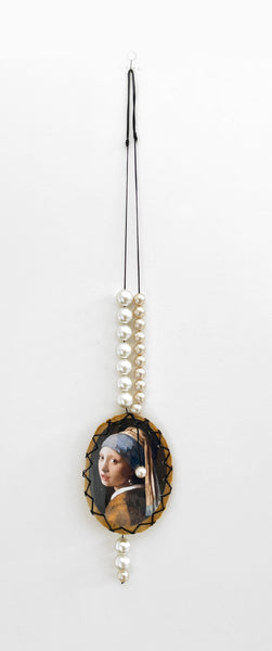 The Girl With So Many Pearls Necklace