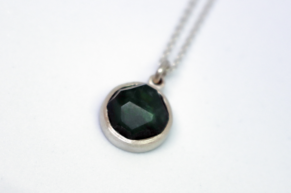 Facet Round Pendant